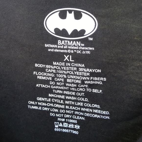 NWT Batman Beaded Logo Tee 2 Interchangeable Capes - Picture 9 of 16